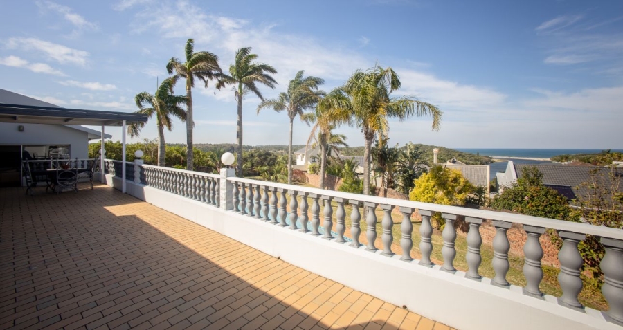 To Let 5 Bedroom Property for Rent in Beacon Bay Eastern Cape